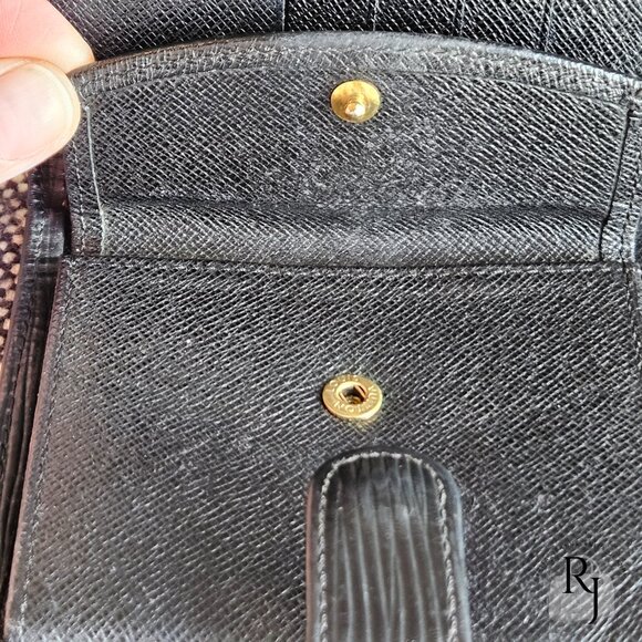 Louis Vuitton Epi Leather Bi-Fold Snap Wallet – EUC Black - Picture 11 of 16